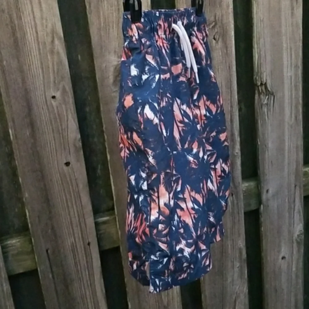 NEW Boy's Tropical Print Swim Trunks